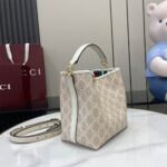 GG Emblem small bucket bag - Image 3