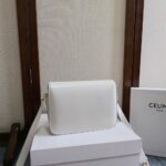 Celine TEEN TRIOMPHE BAG IN shiny calfskin(HIGH-END GRADE) - Image 4