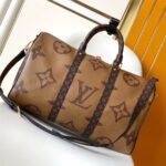 LV Keepall Bandoulière 45 - Image 4