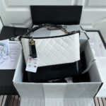 CHANEL Medium GABRIELLE HOBO HANDBAG - Image 4