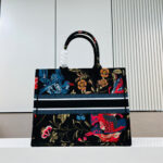 LARGE DIOR BOOK TOTE - Image 4