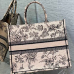 LARGE DIOR BOOK TOTE - Image 4