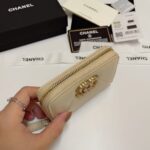 CHANEL Zipper wallet - Image 4