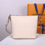 LV Lock and Walk - Image 4