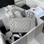 CHANEL CLASSIC FLAP HANDBAG(High-End Grade) - Image 4