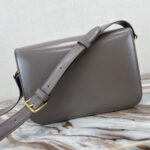 CELINE CLASSIQUE TRIOMPHE BAG in shiny calfskin(HIGH-END GRADE) - Image 4