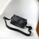 LV Steamer Wearable Wallet - Image 4