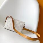LV Steamer Wearable Wallet - Image 4