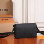 LV Steamer Wearable Wallet - Image 4