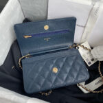 Chanel classic chain wallet - Image 4