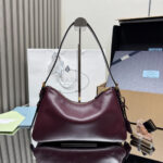 Prada Aimee medium leather shoulder bag - Image 4