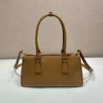 Medium Prada Galleria leather bag(HIGH-END GRADE) - Image 4