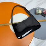 YSL le 5 a 7 in patent leather(HIGH-END GRADE) - Image 4