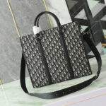 Dior Large East-West Tote Bag - Image 4