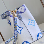 LV By the Pool NEONOE BB - Image 4