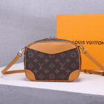 LV Deauville Mini Handbag - Image 4