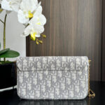 Medium Saddle Pouch with Chain - Image 4