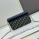 Medium Saddle Pouch with Chain - Image 4