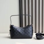 GG Emblem small shoulder bag - Image 4