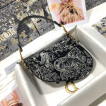 Dior SADDLE BAG - Image 4