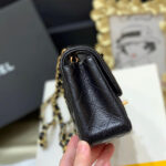 CHANEL MINI FLAP BAG - Image 4