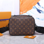 LV S LOCK MESSENGER - Image 4
