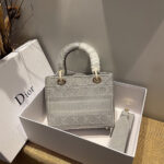 DIOR MEDIUM LADY D-LITE BAG - Image 4