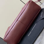 YSL JAMIE 4.3 LARGE POCHON(HIGH-END GRADE) - Image 5