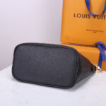 LV Lock and Walk - Image 5