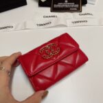 CHANEL 19 card holder with flap - Image 5