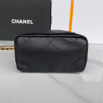 CHANEL SMALL BUCKET BAG - Image 5