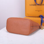 LV Lock and Walk - Image 5