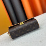LV Pochette Camille - Image 5