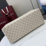 GG Emblem large tote bag - Image 5