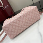 GG Emblem medium tote bag - Image 5