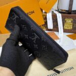 LV Zippy Wallet Horizontal - Image 5