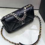 CHANEL 19 Handbag - Image 5
