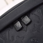 LV Discovery Bumbag - Image 5