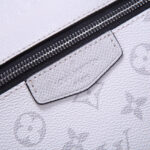 LV Outdoor Messenger - Image 5