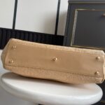 Chanel MAXI SHOPPING BAG(HIGH-END GRADE) - Image 5