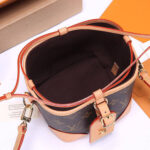 LV Noe Purse - Image 5