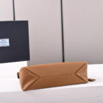 Prada Aimee large leather shoulder bag - Image 5