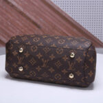 LV Montaigne BB Handbag - Image 5