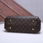 LV Montaigne Handbag - Image 5