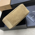 YSL le 5 a 7 supple small suede - Image 5