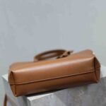 YSL SHOPPING SAINT LAURENT TOY IN LEATHER - Image 5