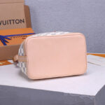 LV Noe Bucket Bag - Image 5