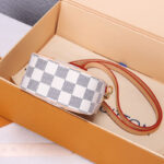 LV Neokapi Pouch - Image 5