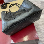 GG Emblem medium tote bag - Image 5