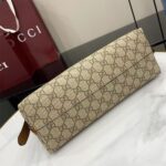 GG Emblem medium shoulder bag - Image 5